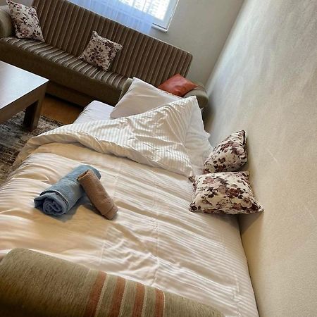 Centrum Apartments Приштина Экстерьер фото
