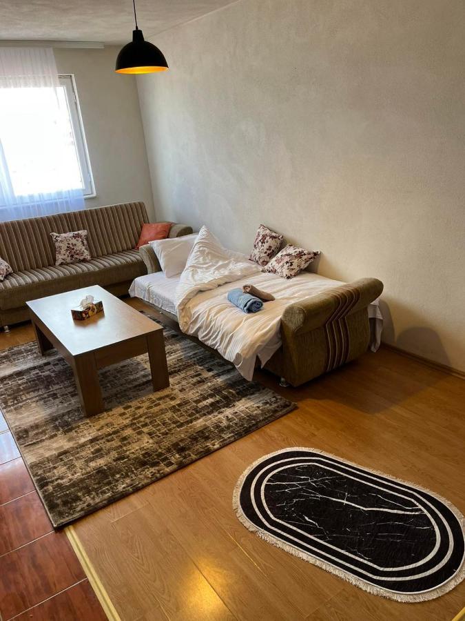 Centrum Apartments Приштина Экстерьер фото