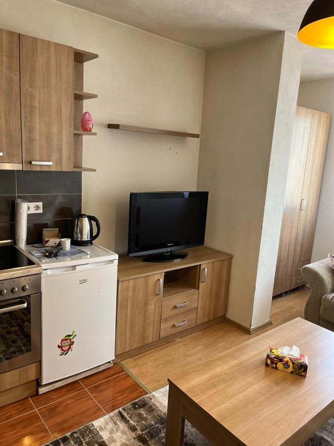Centrum Apartments Приштина Экстерьер фото