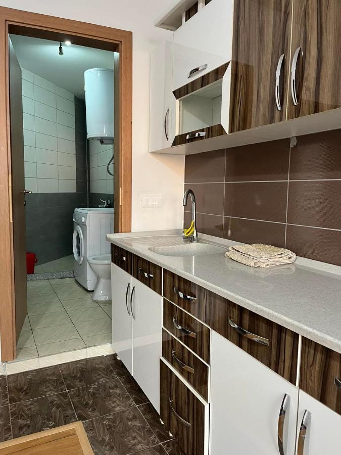 Centrum Apartments Приштина Экстерьер фото